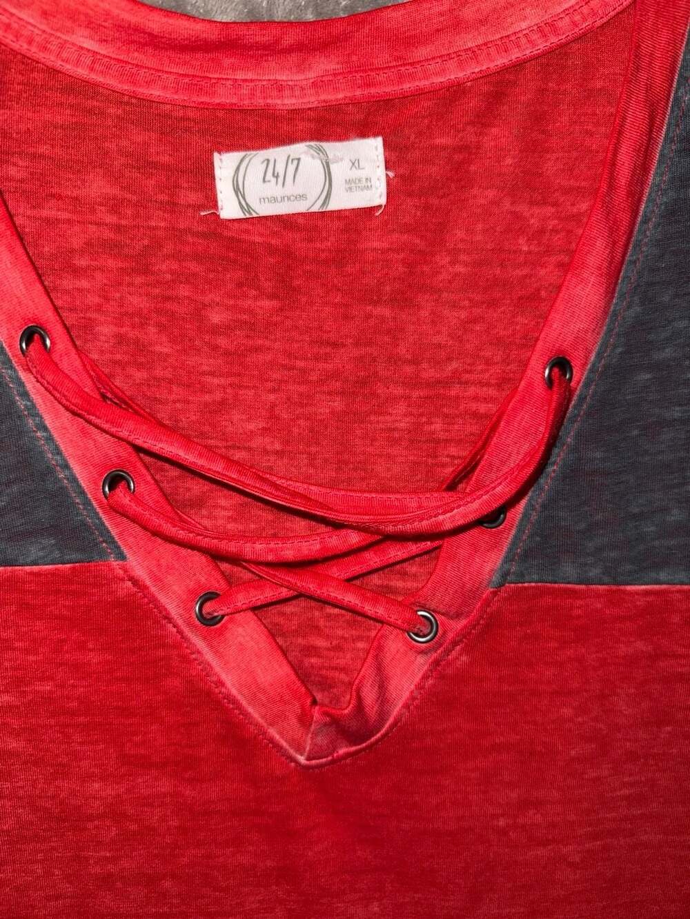 Maurices 24/7 Lace-Up V-Neck T-Shirt Red Gray Striped Sleeve XL - Picture 2 of 4